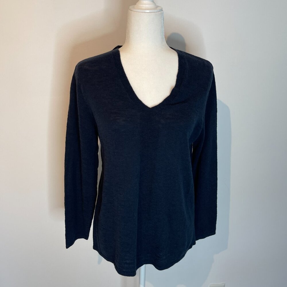 J. Jill Navy V-neck Lightweight Sweater size Medium